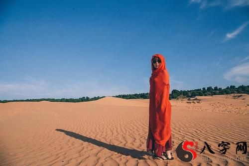 梦见自己在沙漠里