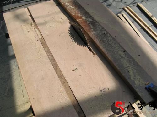 梦见木头被锯成几段